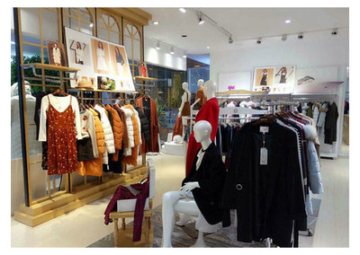 2018年散货服装店进货，要想生意火爆，这些技巧少不了